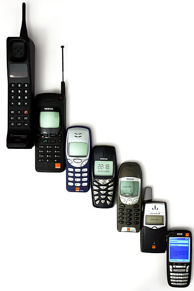 Mobile_phone_evolution.jpg
