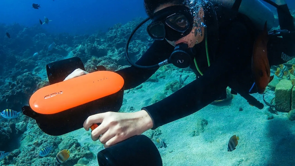Underwater scooter.jpeg